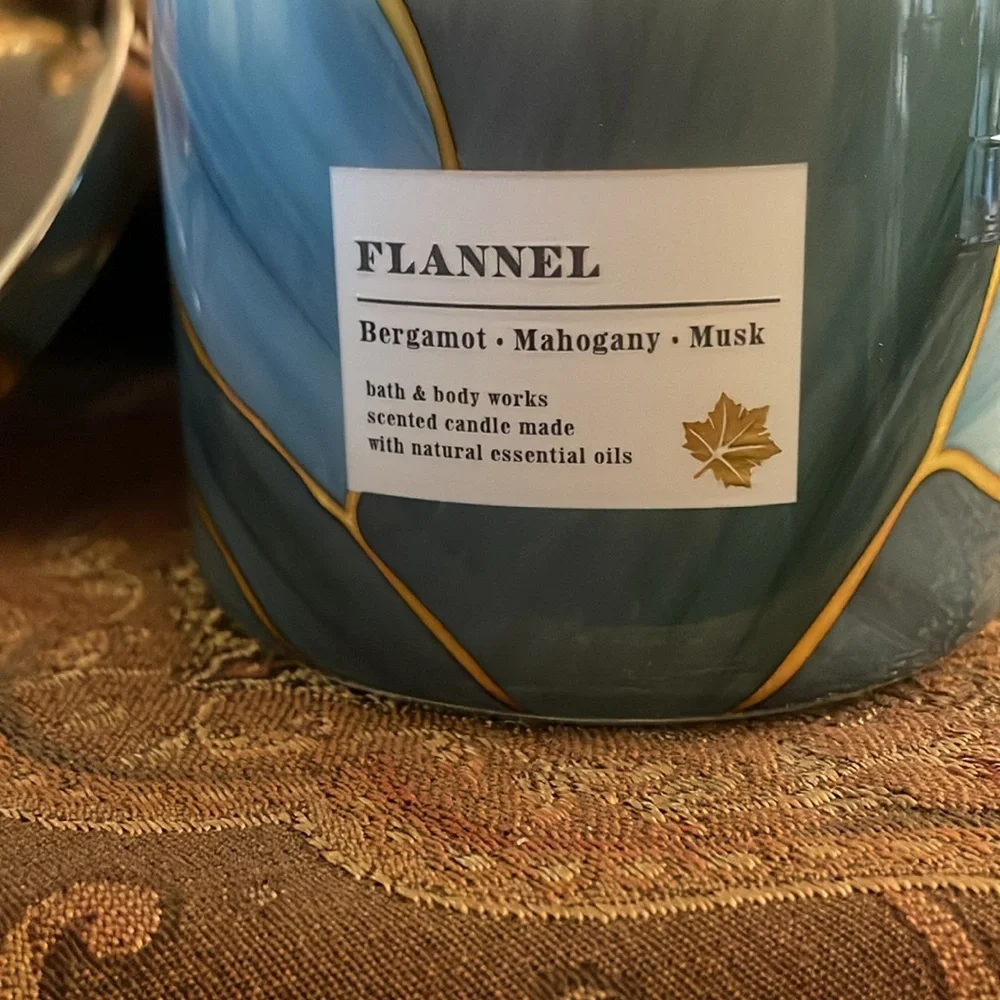 ✨NWT BBW “Flannel” 3 wick candle Slow Clean burning candle For my Man! Love It!